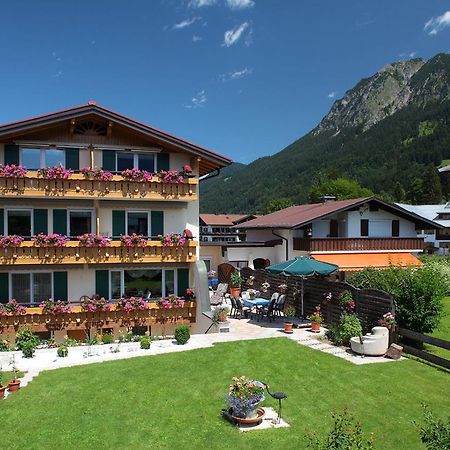 Alpenflair Ferienwohnungen Gaestehaus Tepferdt Oberstdorf Exterior photo