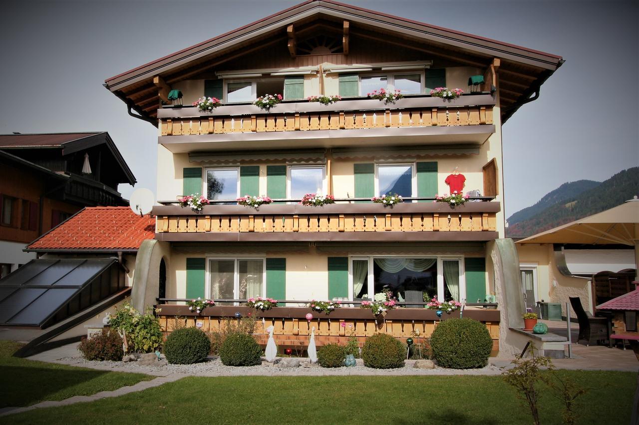 Alpenflair Ferienwohnungen Gaestehaus Tepferdt Oberstdorf Exterior photo